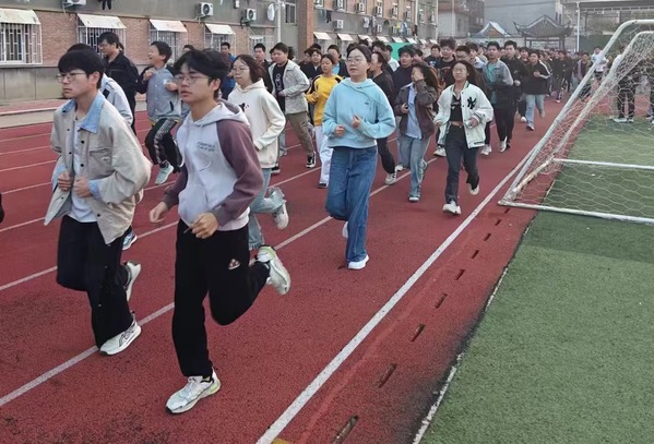 早操制度，学生养成良好的作息习惯